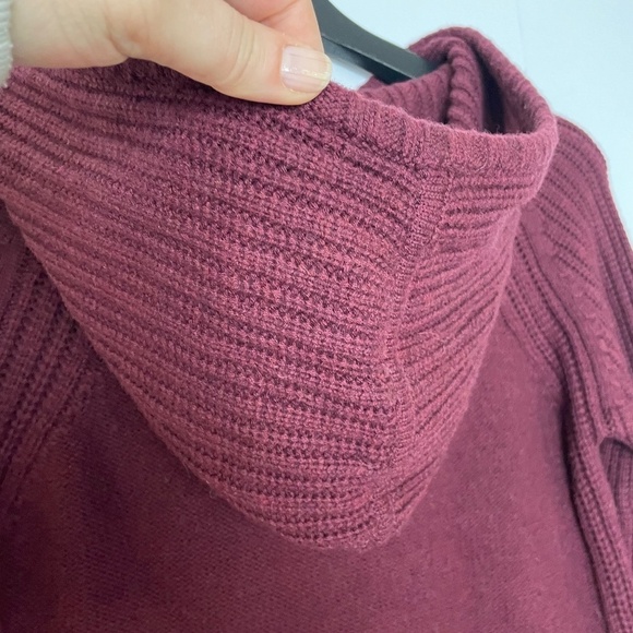 Athleta 100% Merino Extra Fine Wool Hoodie Cable Knit Sweater, Size XS - Picture 5 of 10